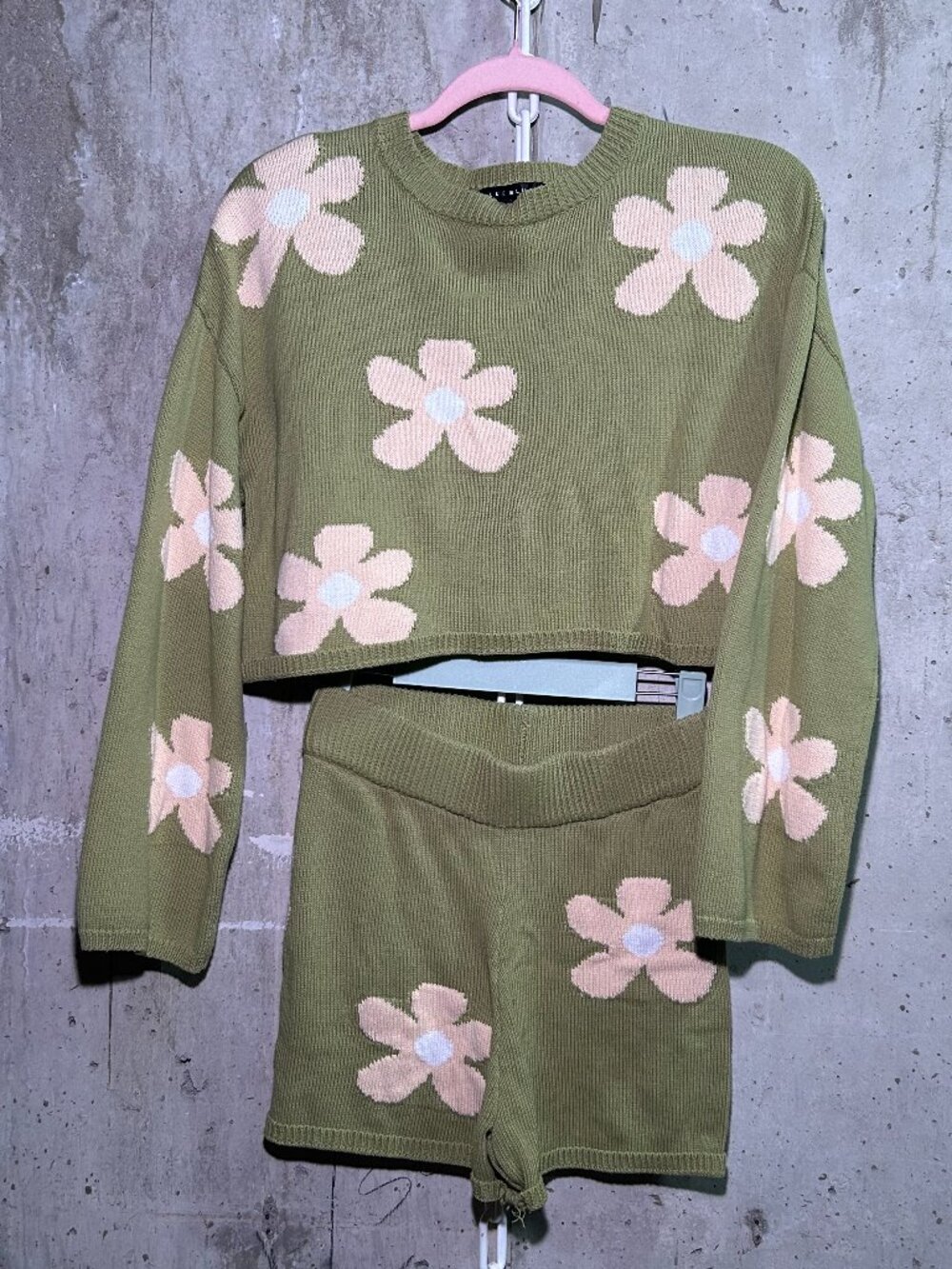 Blue Blush Daisy Intarsia Knit Two-Piece Set — Size S